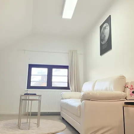 3 Bedrooms, 2 Studios, 1 Apartment, Independent Ferienhaus