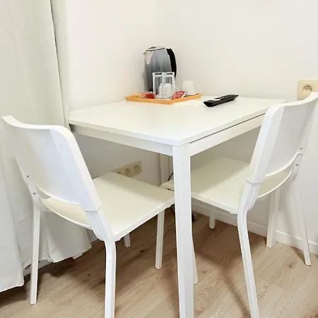 Ferienhaus 3 Bedrooms, 2 Studios, 1 Apartment, Independent